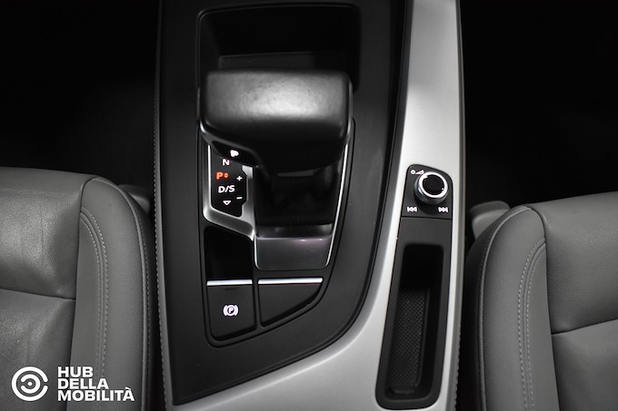 AUDI A4 Avant 40 TDI quattro S tronic Business Advanced